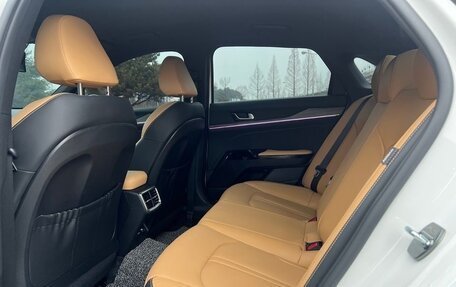 KIA K5, 2023 год, 1 960 555 рублей, 10 фотография