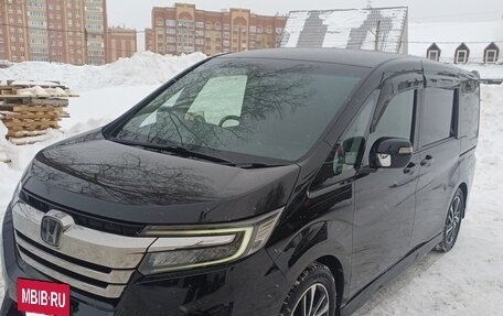 Honda Stepwgn IV, 2017 год, 2 270 000 рублей, 2 фотография