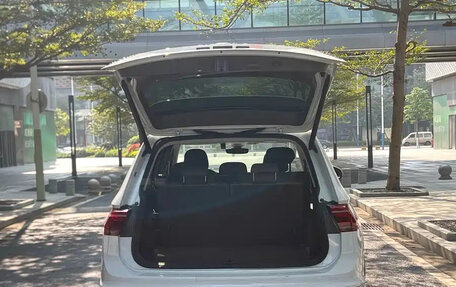 Volkswagen Tiguan, 2023 год, 1 750 555 рублей, 6 фотография