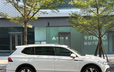 Volkswagen Tiguan, 2023 год, 1 750 555 рублей, 4 фотография