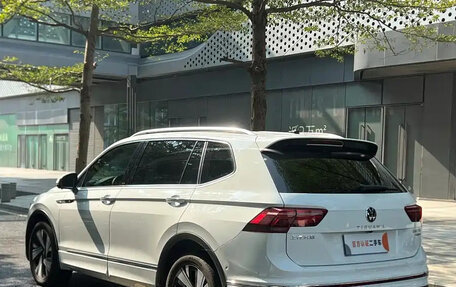 Volkswagen Tiguan, 2023 год, 1 750 555 рублей, 5 фотография