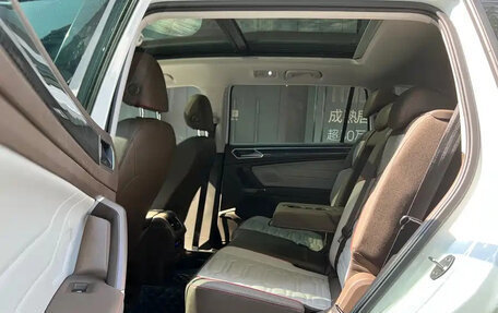 Volkswagen Tiguan, 2023 год, 1 750 555 рублей, 12 фотография