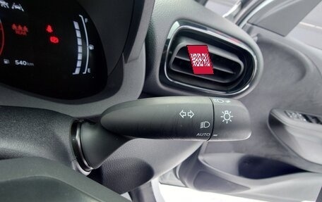 Toyota Yaris Cross, 2022 год, 1 477 000 рублей, 33 фотография