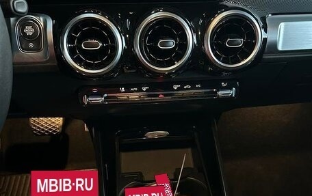 Mercedes-Benz GLB, 2023 год, 2 160 000 рублей, 15 фотография