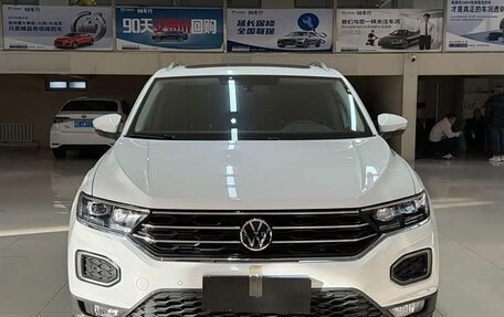 Volkswagen T-Roc I, 2022 год, 1 725 050 рублей, 2 фотография