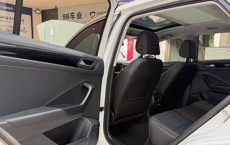 Volkswagen T-Roc I, 2022 год, 1 725 050 рублей, 13 фотография