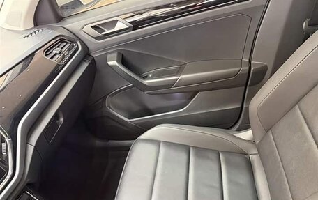 Volkswagen T-Roc I, 2022 год, 1 725 050 рублей, 16 фотография