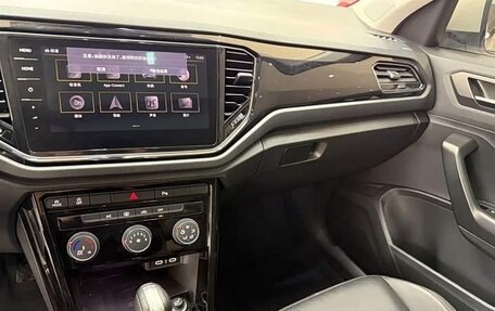 Volkswagen T-Roc I, 2022 год, 1 725 050 рублей, 17 фотография