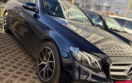 Mercedes-Benz E-Класс, 2019 год, 3 250 000 рублей, 2 фотография