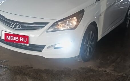 Hyundai Solaris II рестайлинг, 2015 год, 1 000 000 рублей, 4 фотография