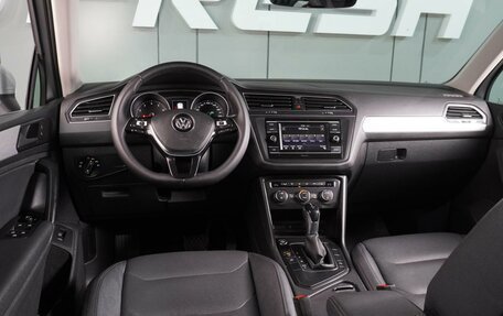 Volkswagen Tiguan II, 2017 год, 2 249 000 рублей, 6 фотография