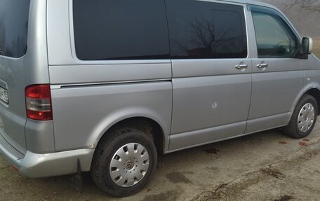 Volkswagen Caravelle T5, 2006 год, 1 150 000 рублей, 2 фотография