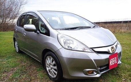 Honda Fit III, 2012 год, 1 000 000 рублей, 2 фотография