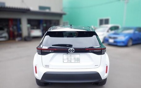 Toyota Yaris Cross, 2022 год, 1 700 000 рублей, 4 фотография