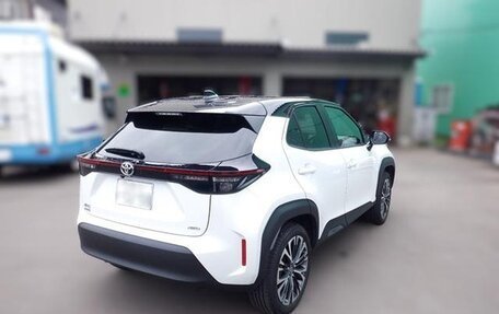 Toyota Yaris Cross, 2022 год, 1 700 000 рублей, 5 фотография