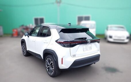 Toyota Yaris Cross, 2022 год, 1 700 000 рублей, 3 фотография