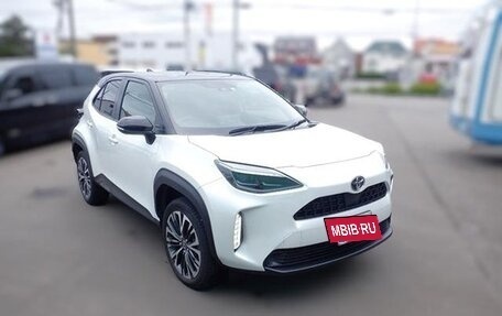 Toyota Yaris Cross, 2022 год, 1 700 000 рублей, 7 фотография