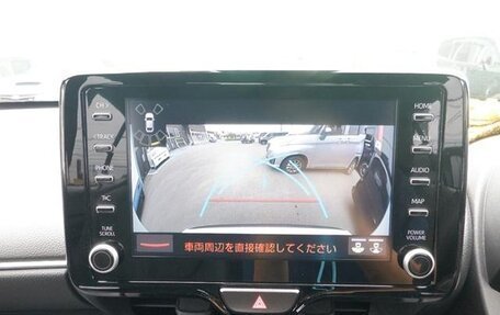 Toyota Yaris Cross, 2022 год, 1 700 000 рублей, 11 фотография