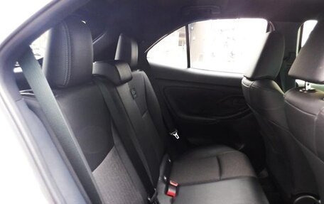 Toyota Yaris Cross, 2022 год, 1 700 000 рублей, 13 фотография