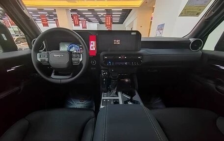 Toyota Land Cruiser Prado, 2024 год, 10 470 000 рублей, 5 фотография