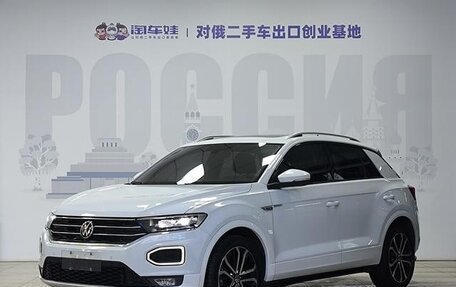 Volkswagen T-Roc I, 2021 год, 2 555 000 рублей, 2 фотография