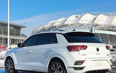 Volkswagen T-Roc I, 2021 год, 2 555 000 рублей, 3 фотография