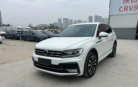 Volkswagen Tiguan II, 2021 год, 2 600 000 рублей, 1 фотография