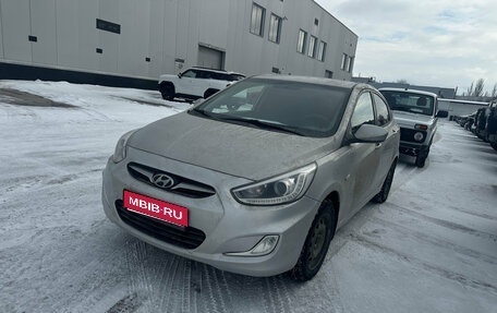 Hyundai Solaris II рестайлинг, 2013 год, 678 000 рублей, 1 фотография