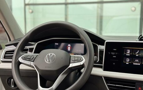 Volkswagen Tiguan II, 2021 год, 2 600 000 рублей, 9 фотография