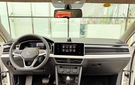 Volkswagen Tiguan II, 2021 год, 2 600 000 рублей, 8 фотография