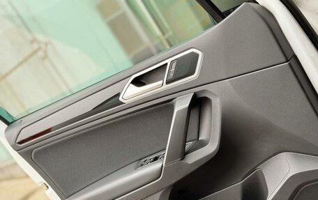 Volkswagen Tiguan II, 2021 год, 2 600 000 рублей, 12 фотография