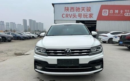 Volkswagen Tiguan II, 2021 год, 2 600 000 рублей, 2 фотография
