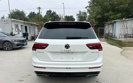 Volkswagen Tiguan II, 2021 год, 2 600 000 рублей, 4 фотография