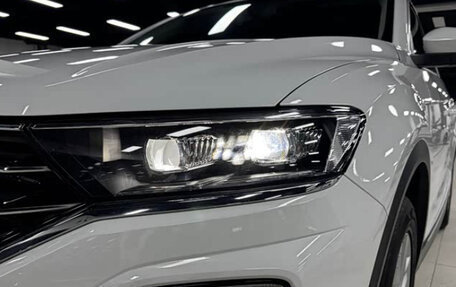 Volkswagen T-Roc I, 2023 год, 1 705 000 рублей, 4 фотография