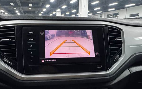 Volkswagen T-Roc I, 2023 год, 1 705 000 рублей, 15 фотография