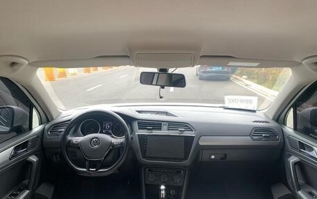 Volkswagen Tiguan II, 2021 год, 2 600 000 рублей, 7 фотография