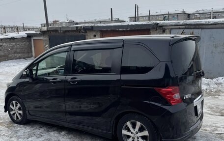 Honda Freed I, 2009 год, 800 000 рублей, 10 фотография
