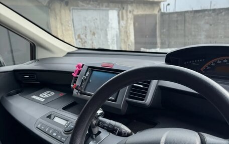 Honda Freed I, 2009 год, 800 000 рублей, 11 фотография