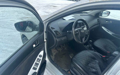 Hyundai Solaris II рестайлинг, 2013 год, 678 000 рублей, 5 фотография