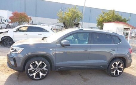 Volkswagen Taos, 2022 год, 2 400 000 рублей, 4 фотография