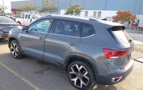 Volkswagen Taos, 2022 год, 2 400 000 рублей, 8 фотография