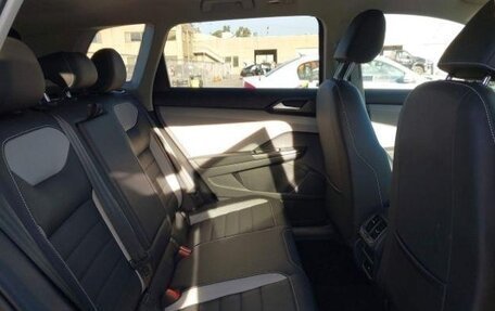 Volkswagen Taos, 2022 год, 2 400 000 рублей, 12 фотография