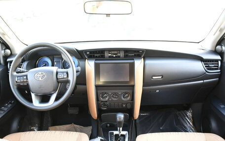 Toyota Fortuner II, 2026 год, 4 780 555 рублей, 8 фотография