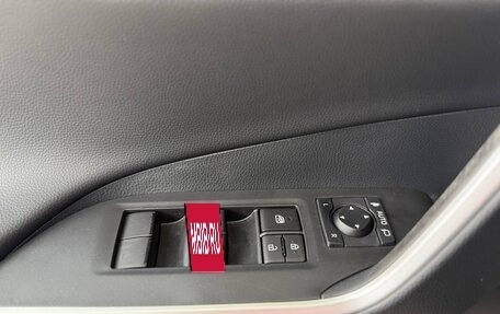 Toyota RAV4, 2025 год, 4 150 000 рублей, 9 фотография