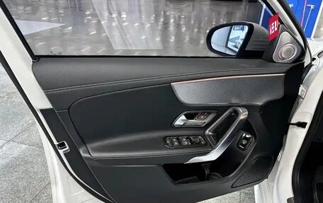 Mercedes-Benz A-Класс, 2022 год, 1 700 010 рублей, 10 фотография