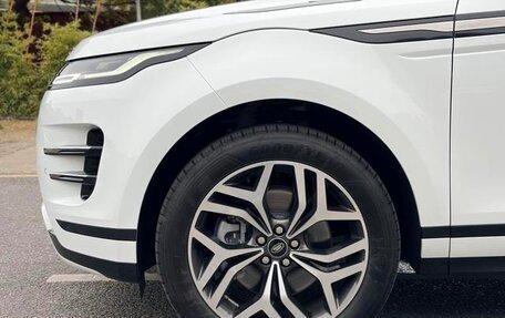 Land Rover Range Rover Evoque II, 2024 год, 23 фотография