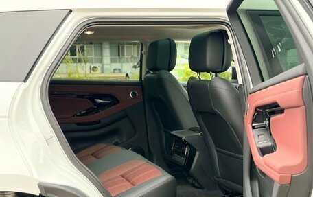 Land Rover Range Rover Evoque II, 2024 год, 18 фотография