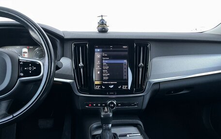Volvo S90 II рестайлинг, 2017 год, 2 380 000 рублей, 17 фотография