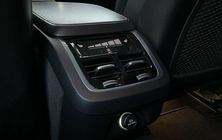 Volvo S90 II рестайлинг, 2017 год, 2 380 000 рублей, 13 фотография