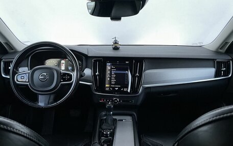 Volvo S90 II рестайлинг, 2017 год, 2 380 000 рублей, 14 фотография